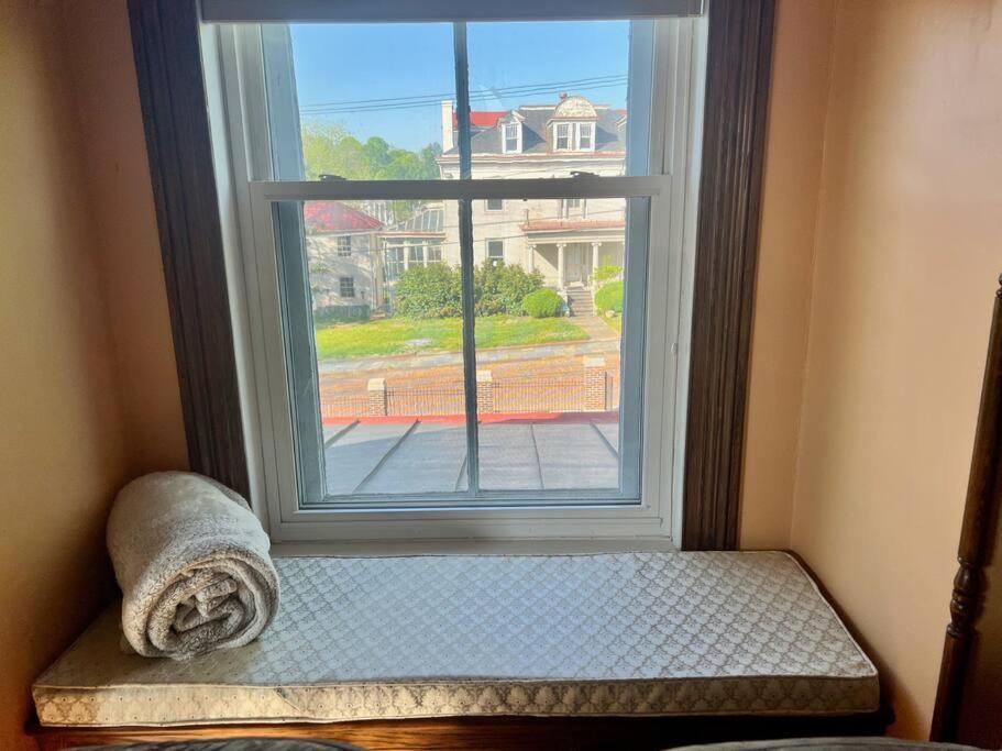 リンチバーグPeaceful Easy Feelings - King Sized Bed - Sleeps 2アパートメント エクステリア 写真